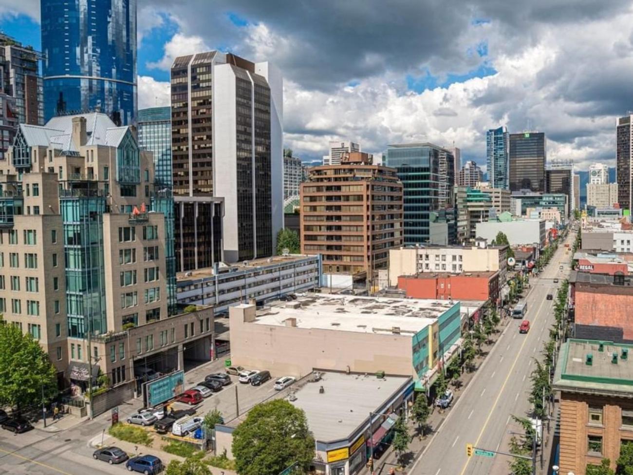 Best Western Premier Chateau Granville Hotel & Suites & Conference Centre Vancouver Bagian luar foto